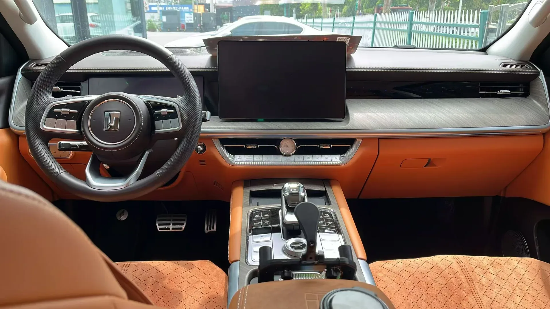 2024 Tank 500 E20NB 9AT 2WD